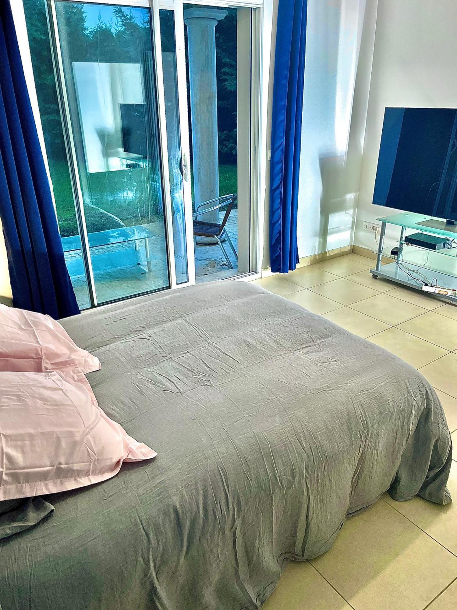 Room In House Вилфонтен Екстериор снимка